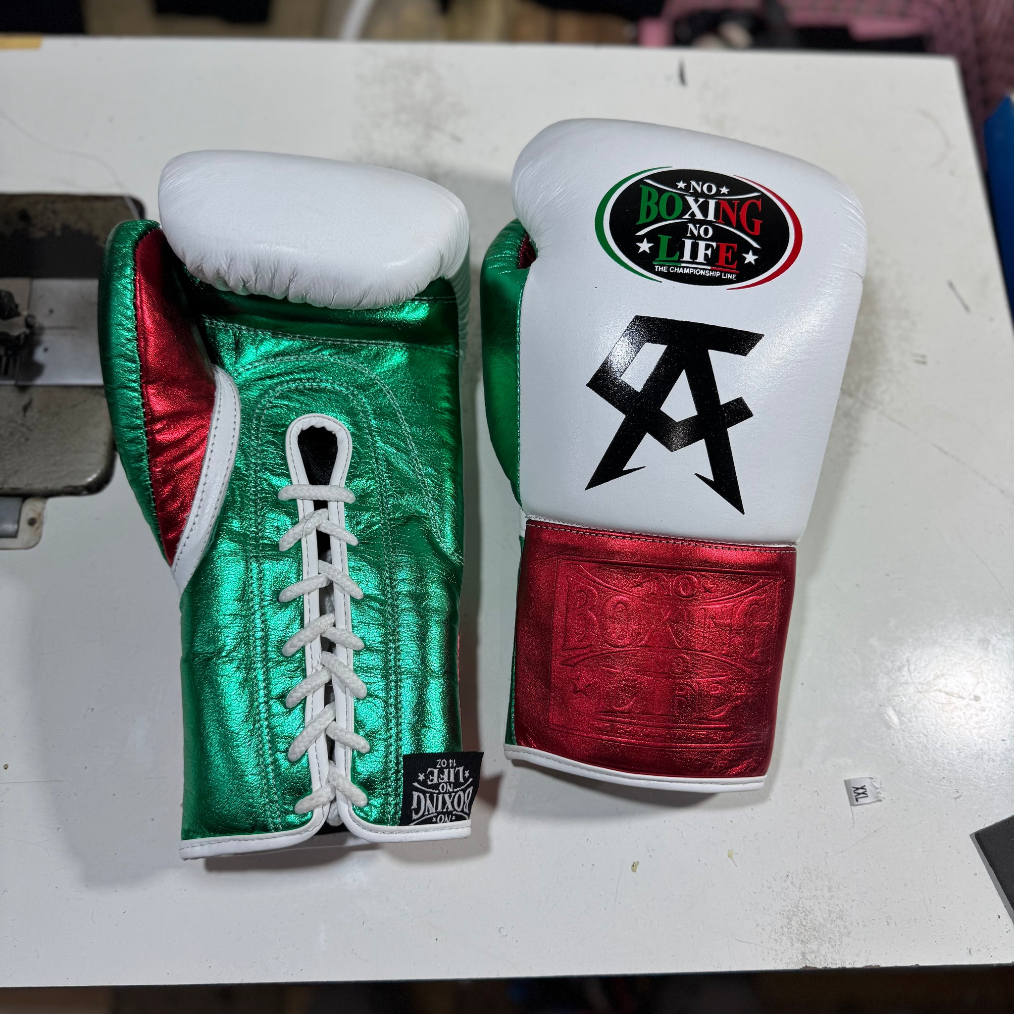 NO BOXING NO LIFE TRAINING GLOVES - METALLIC RED, GREEN & WHITE | 100% Pure Leather | Best Choice for Fighters