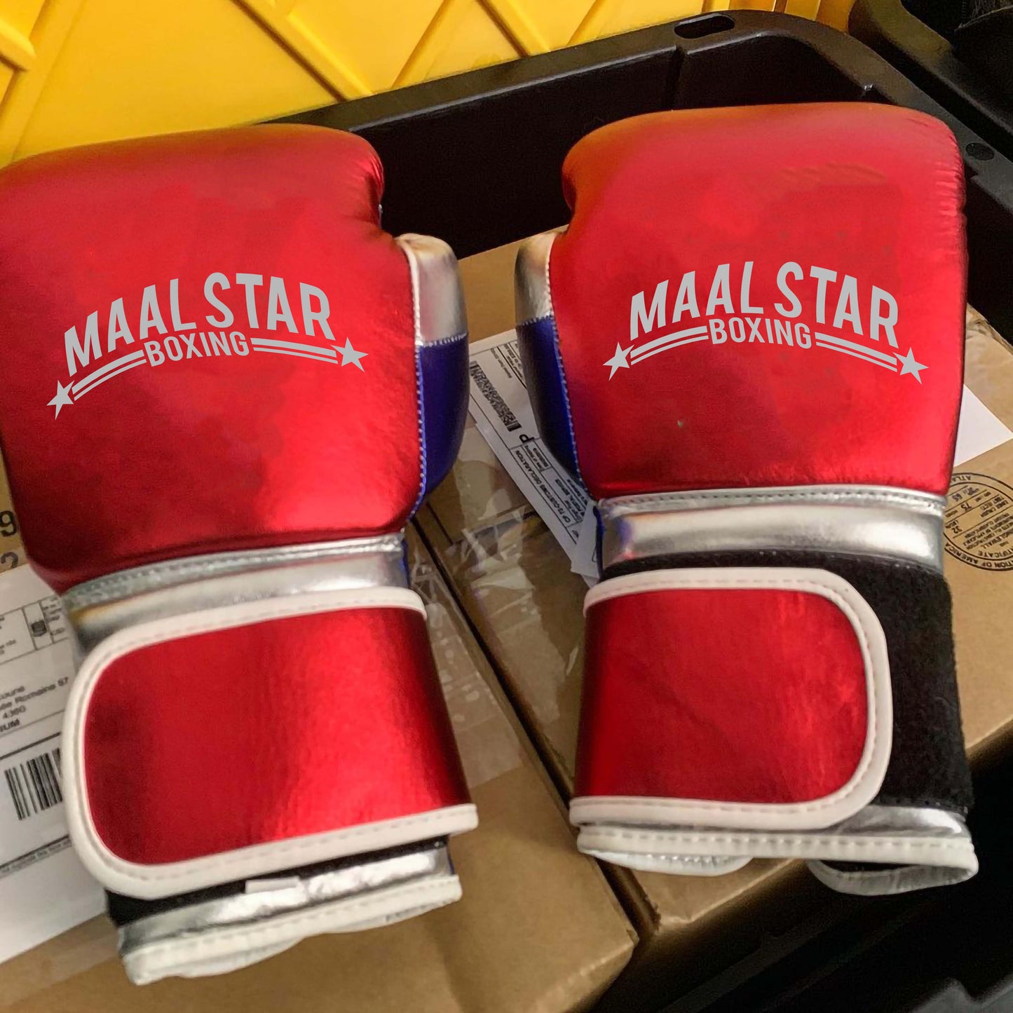 everlast boxing gloves red